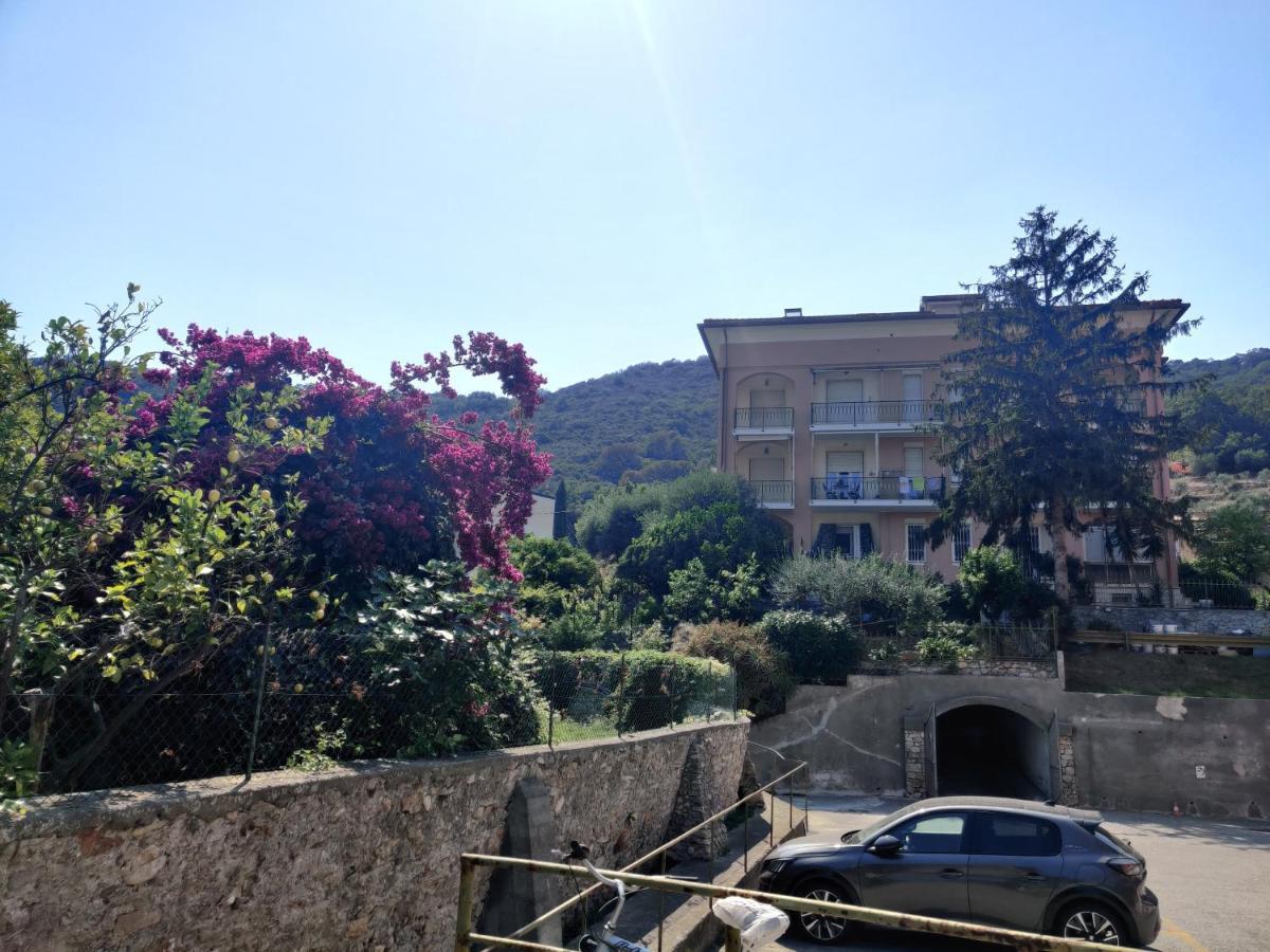 菲纳莱利古雷Sotto Il Cielo公寓 外观 照片